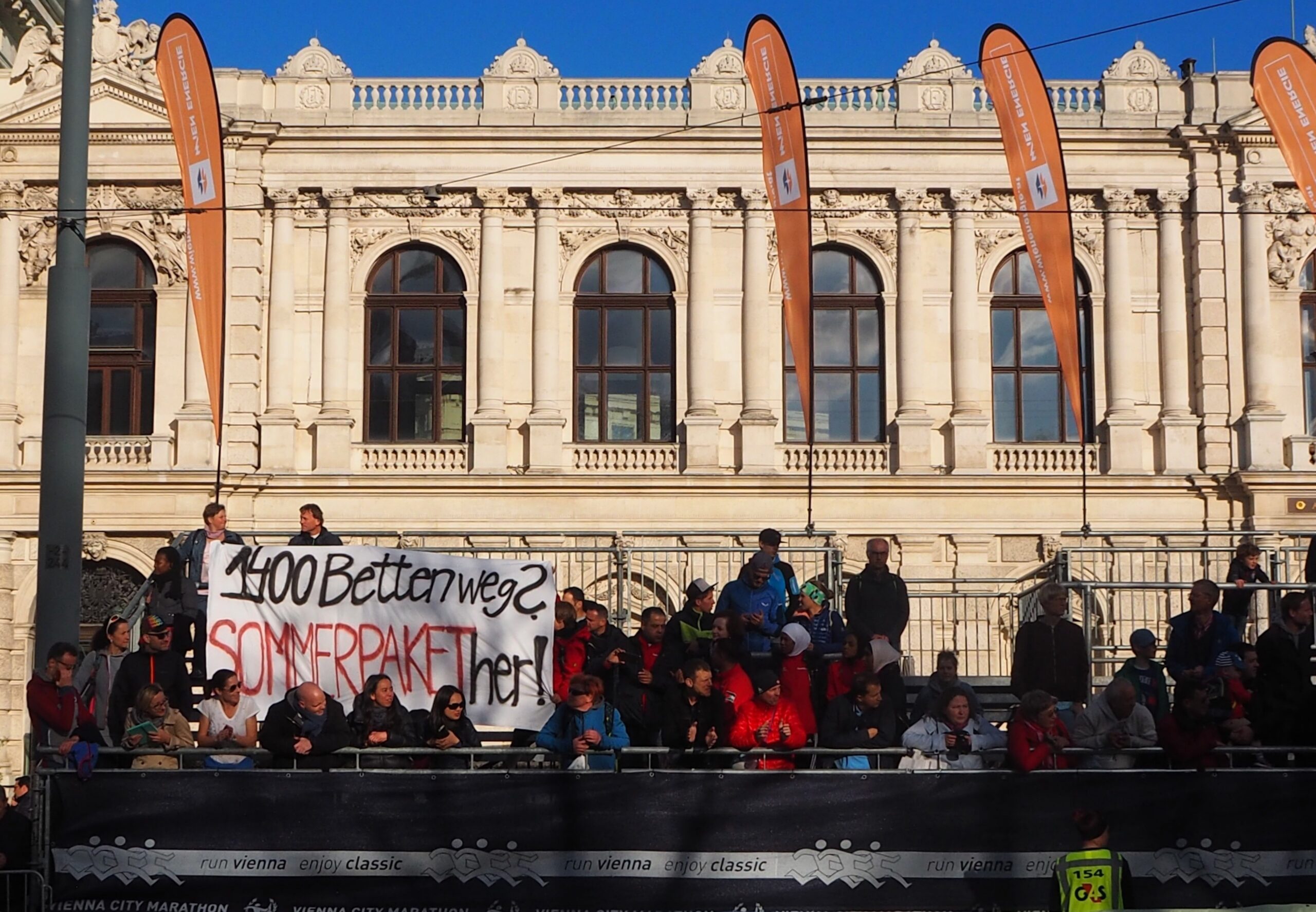Transpi Aktion beim Vienna Home Run